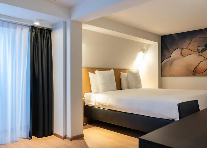 מלון Urbanist By Harmony 4*