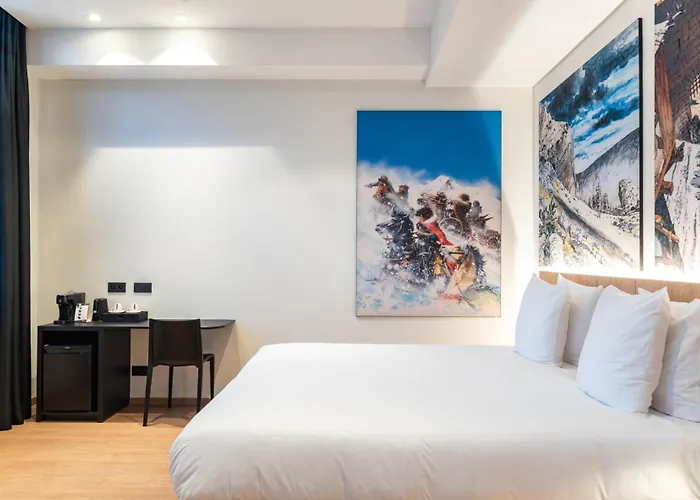 מלון Urbanist By Harmony 4*