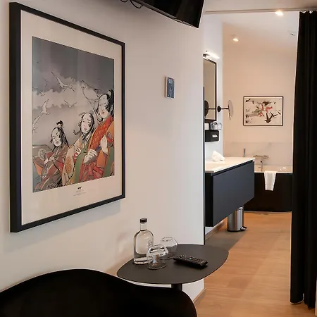 Отель Comic Art Гент